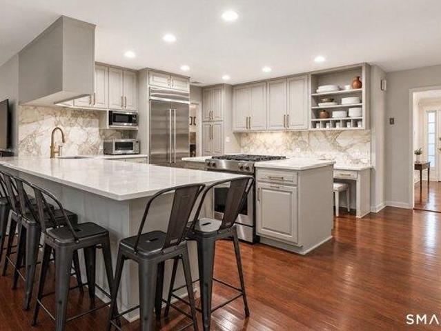 House for sale in Turn of River, Stamford