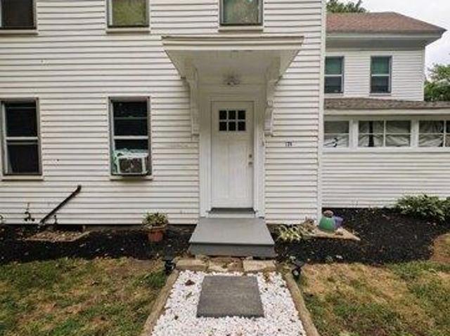 House for sale in West Stoughton, Stoughton