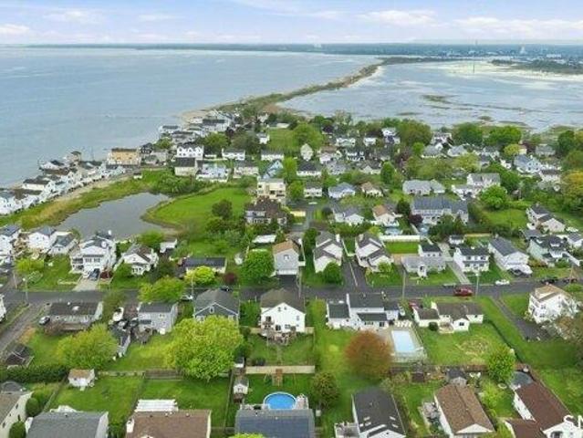 House for sale in Stratford, Connecticut