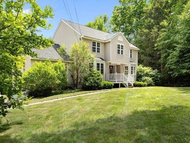 House for sale in Fiskdale, Massachusetts