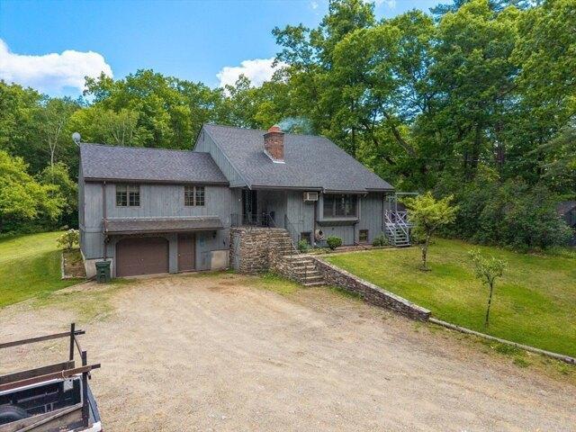 House for sale in Fiskdale, Massachusetts