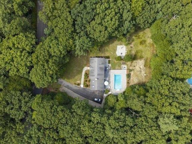 House for sale in Fiskdale, Massachusetts