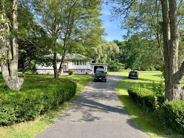 House for sale in Suffield, Connecticut