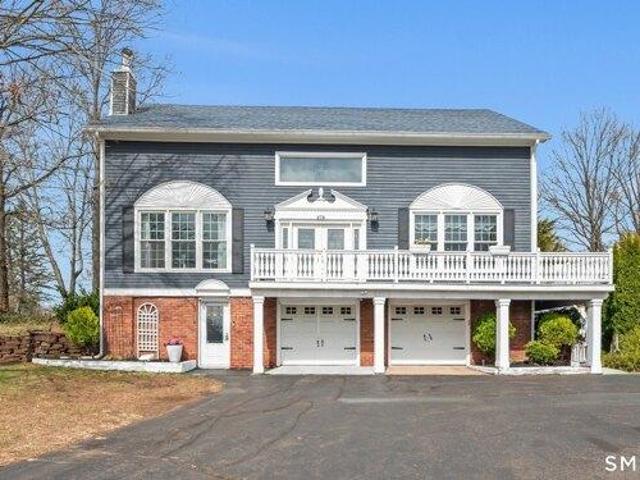 House for sale in Suffield, Connecticut