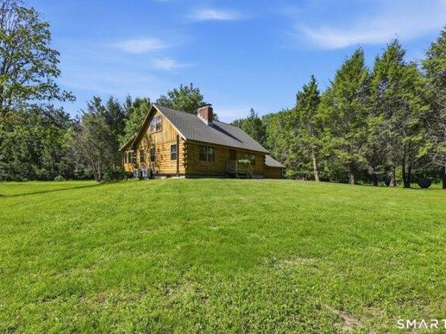 House for sale in Suffield, Connecticut