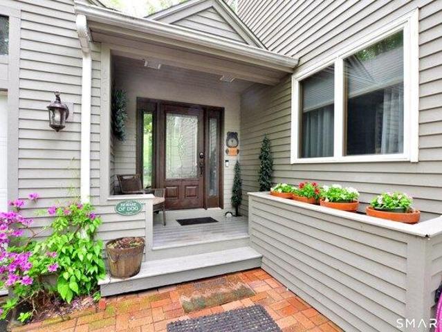 House for sale in Suffield, Connecticut