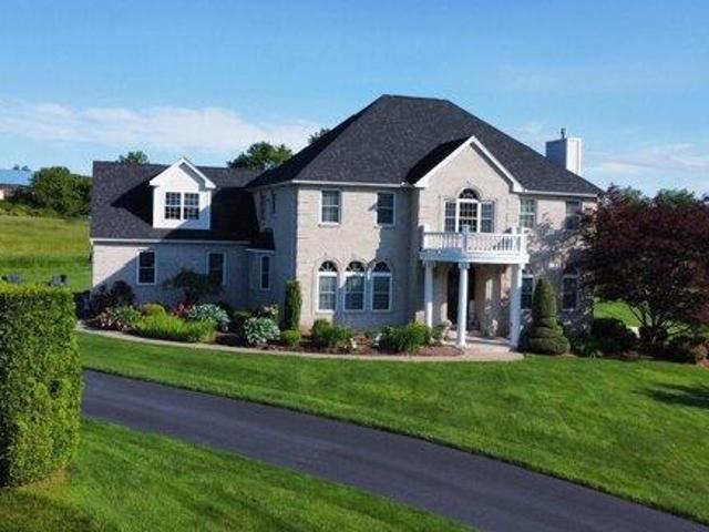 House for sale in Suffield