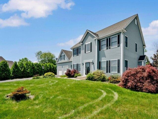House for sale in Suffield