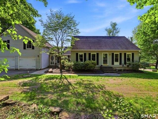 House for sale in Suffield, Connecticut