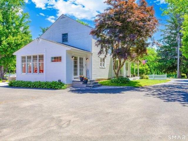 House for sale in Suffield, Connecticut