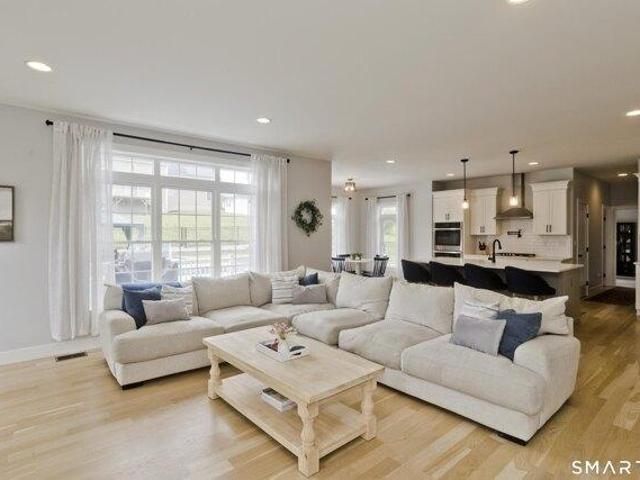 House for sale in Suffield, Connecticut
