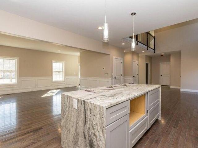 House for sale in Suffield, Connecticut