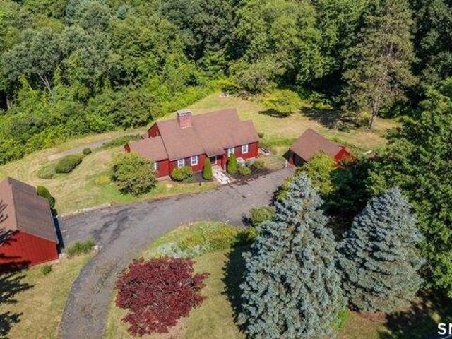 House for sale in Suffield, Connecticut