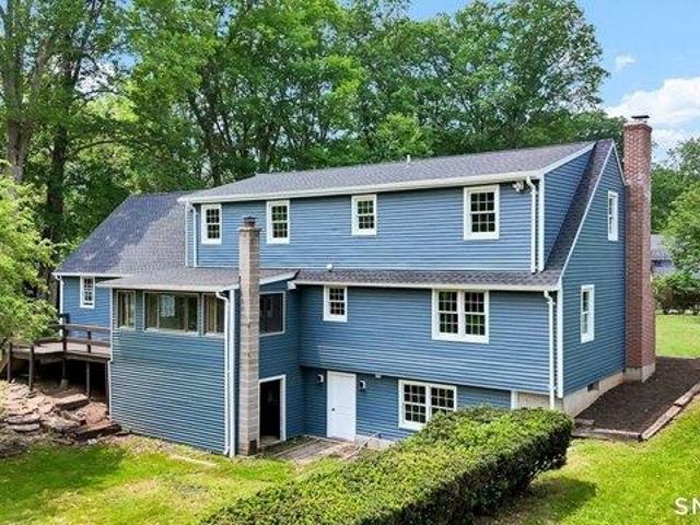 House for sale in Suffield, Capitol Planning Region