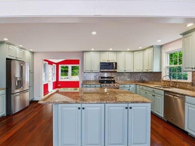 House for sale in West Sutton, Sutton