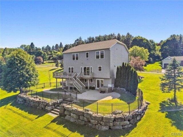 House for sale in Syracuse, New York