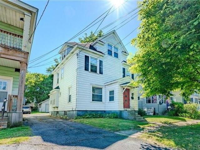 House for sale in Syracuse, New York