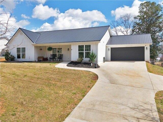 House for sale in Haralson, Georgia