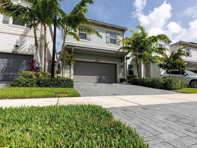 House for sale in Tamarac, Florida