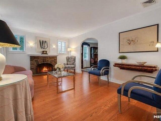 House for sale in Teaneck, New Jersey