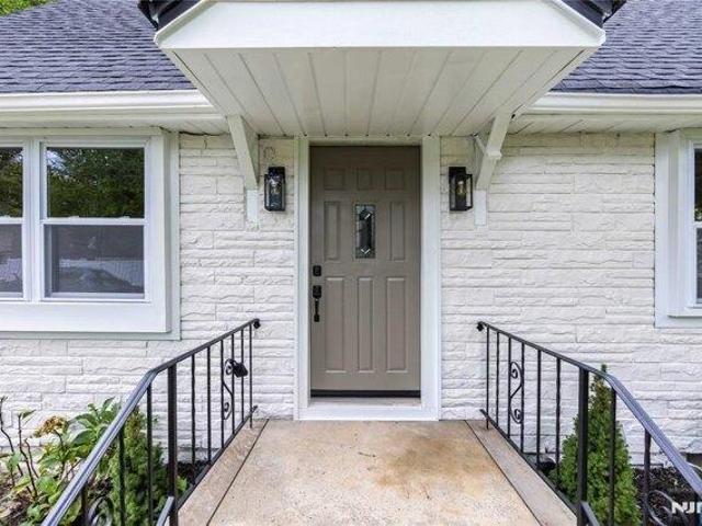 House for sale in Tryon Park, Teaneck Township