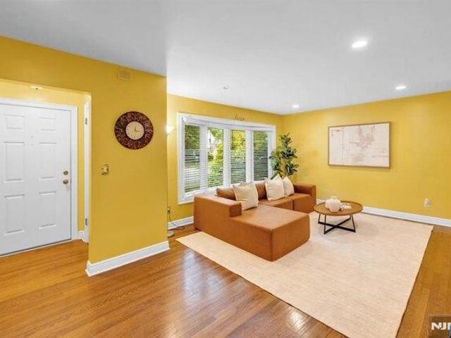 House for sale in West Englewood Manor, Teaneck Township