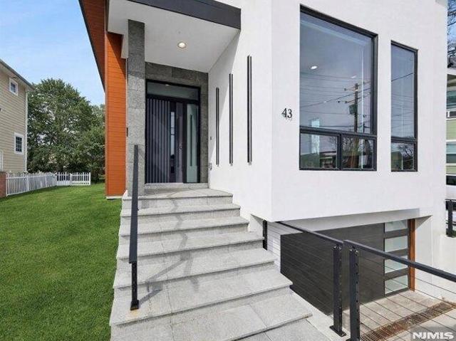 House for sale in Tenafly, New Jersey