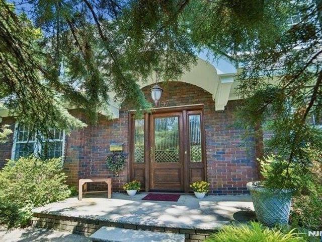 House for sale in Tenafly, New Jersey