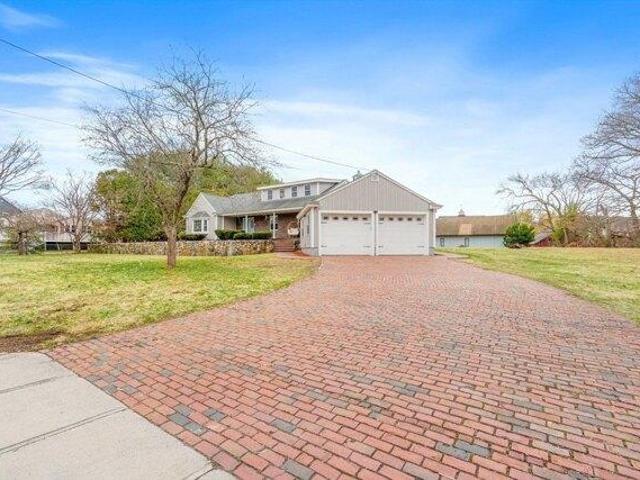 House for sale in Tewksbury, Massachusetts