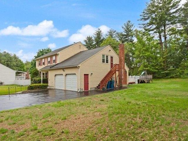 House for sale in Tewksbury, Massachusetts