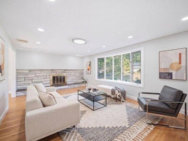 House for sale in Tewksbury, Middlesex County