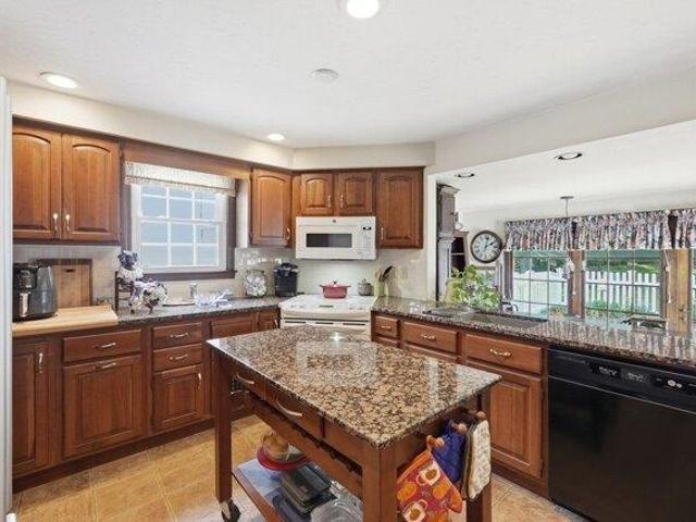 House for sale in Thompson, Northeastern Connecticut Planning Region