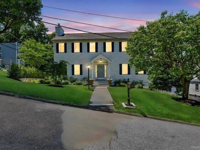 House for sale in Thornwood, New York