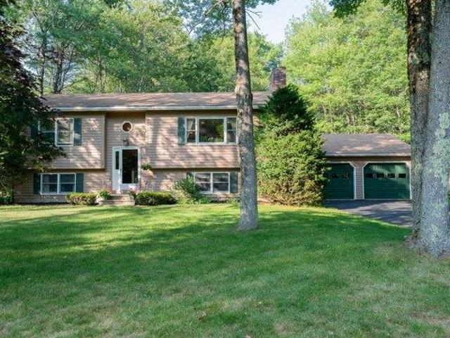 House for sale in Topsham, Maine