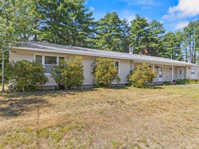 House for sale in Topsham, Maine