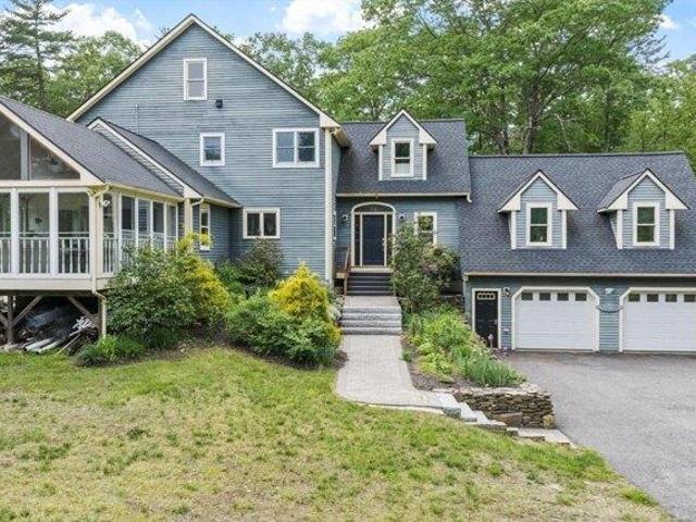 House for sale in Townsend, Massachusetts