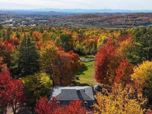 House for sale in Underhill