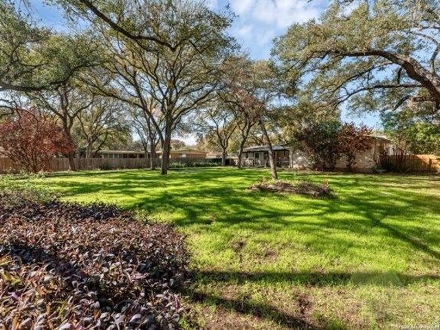 House for sale in Universal City, Texas