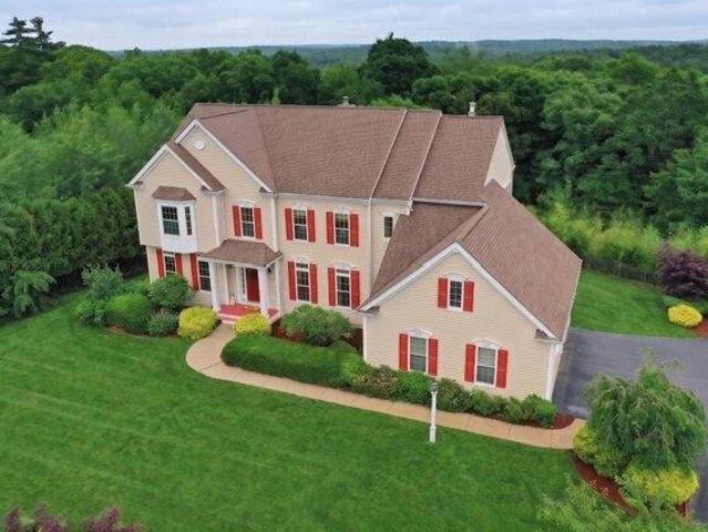 House for sale in Upton, Massachusetts