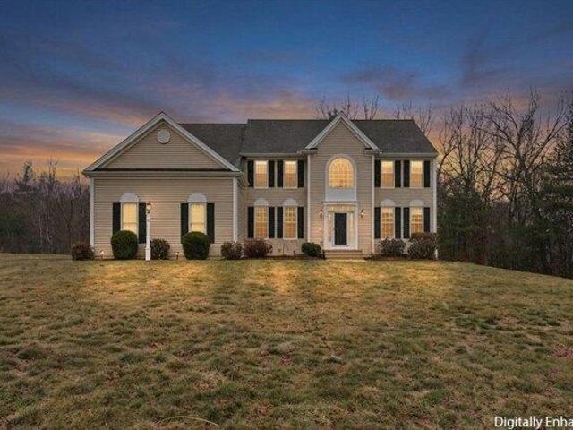 House for sale in Upton, Massachusetts