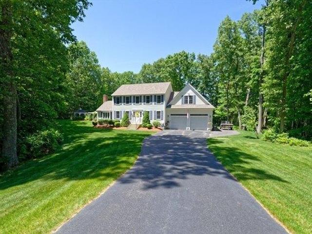 House for sale in North Uxbridge, Massachusetts