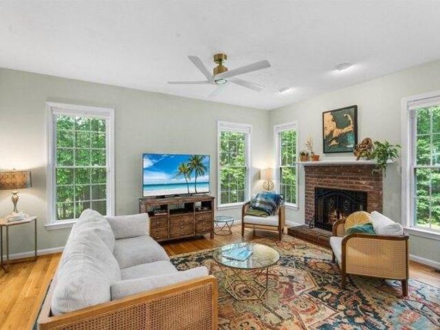 House for sale in North Uxbridge, Massachusetts