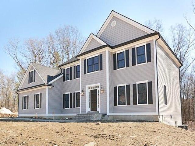House for sale in North Uxbridge, Massachusetts