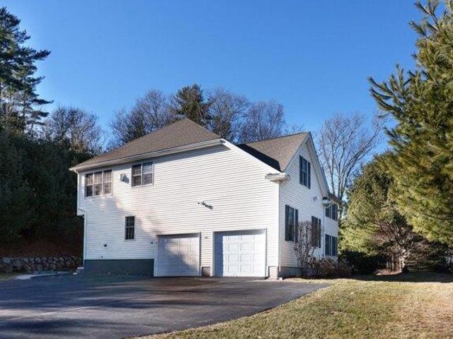 House for sale in North Uxbridge, Massachusetts
