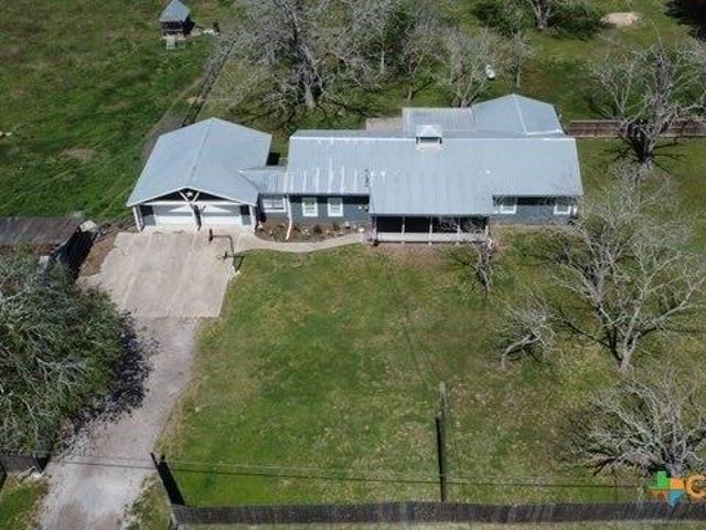 House for sale in Vanderbilt