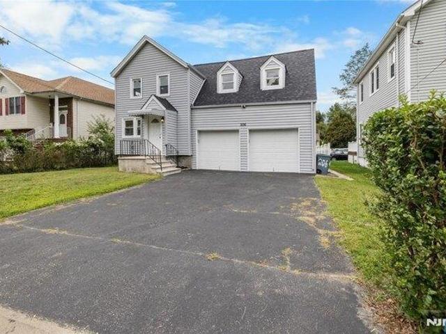 House for sale in Verona, Essex County
