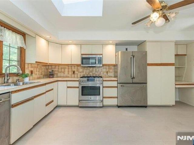 House for sale in Verona, Essex County