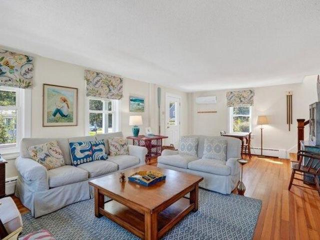 House for sale in William Street Historic District, Tisbury