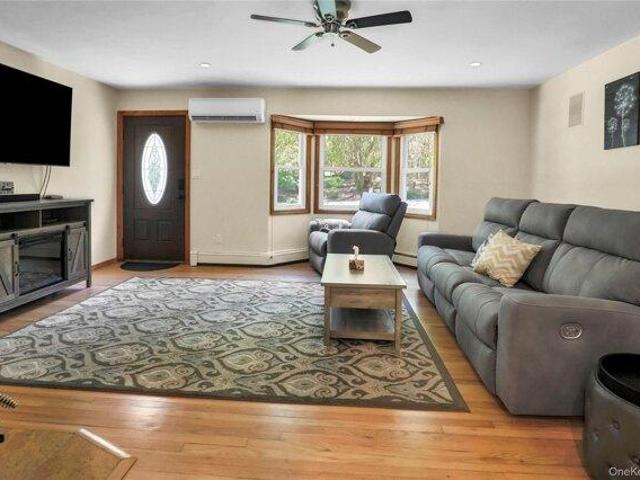 House for sale in Wading River, New York