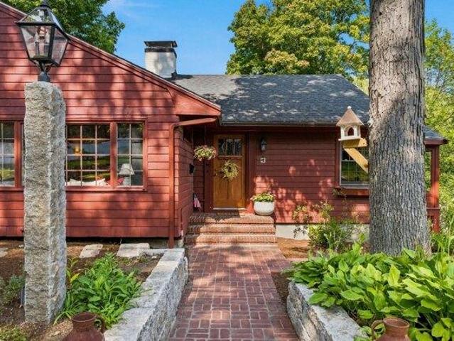 House for sale in Wakefield, Middlesex County